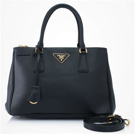 harga tas Prada wanita